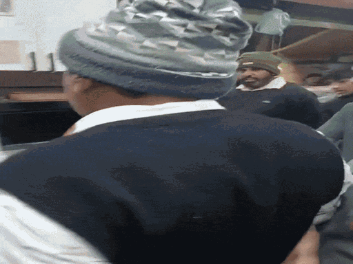 चाकू से किए गए हमले में मिठाई दुकान संचालक बुरी तरह घायल हो गया।