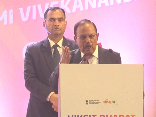 दिल्ली में विकसित भारत यंग लीडर्स कार्यक्रम में अपनी बात रखते NSA अजीत डोभाल। - Dainik Bhaskar