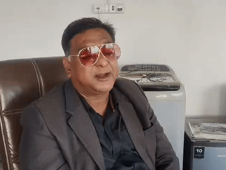 दिनेश ने आरोप लगाया कि पत्नी उन पर अवैध संबंधों का शक करती थी।