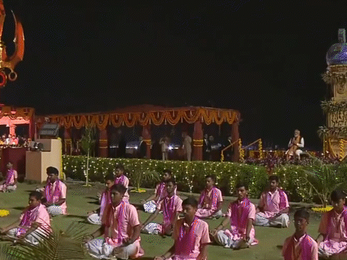 सोमनाथ मंदिरात 72 तासांचा 'ॐ' जप केला जात आहे.