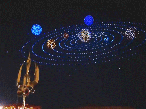 मोदींनी सोमनाथ मंदिरात महाआरती केली: ॐ जप केला-त्रिशूल उचलले; मंदिर हल्ल्याला 1000 वर्षे पूर्ण झाल्यानिमित्त सोमनाथ स्वाभिमान पर्व साजरे केले जात आहे