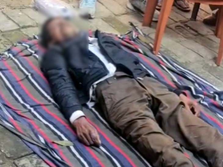 पुलिस ने शव को पोस्टमॉर्टम के लिए भिजवा दिया है।