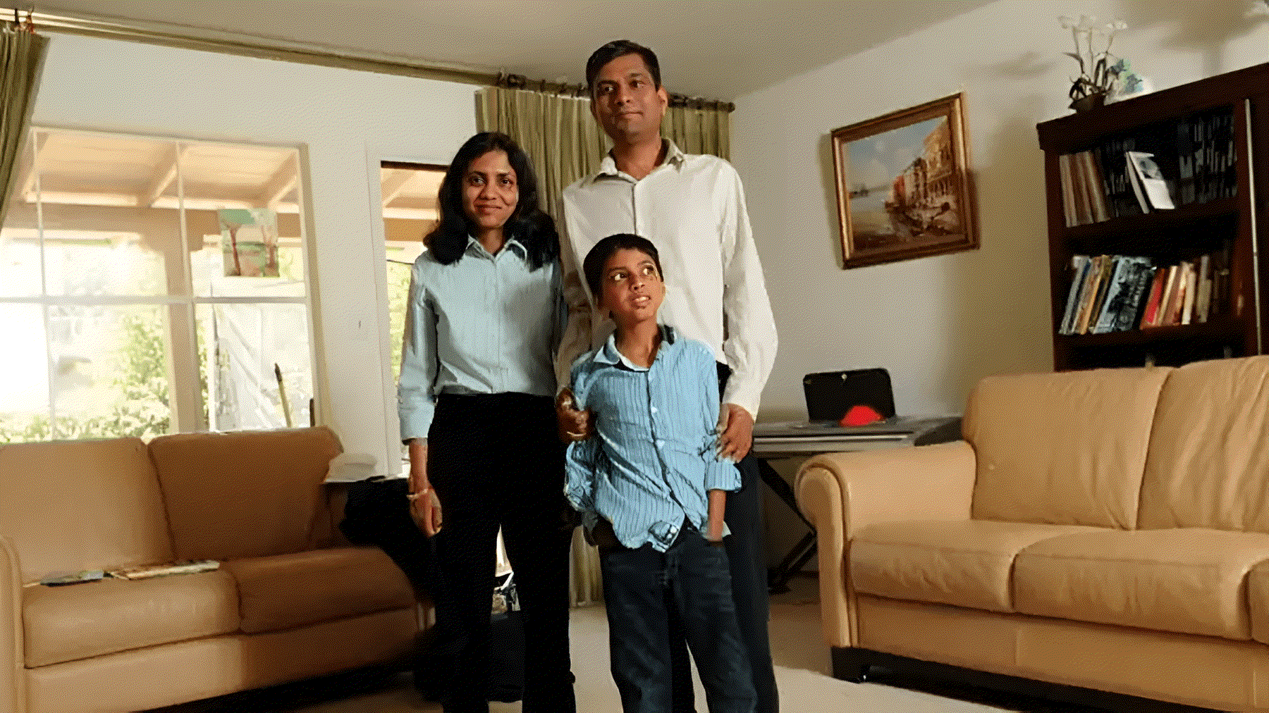 श्रीधर वेम्बू ने 1993 में प्रमिला श्रीनिवासन से शादी की थी।