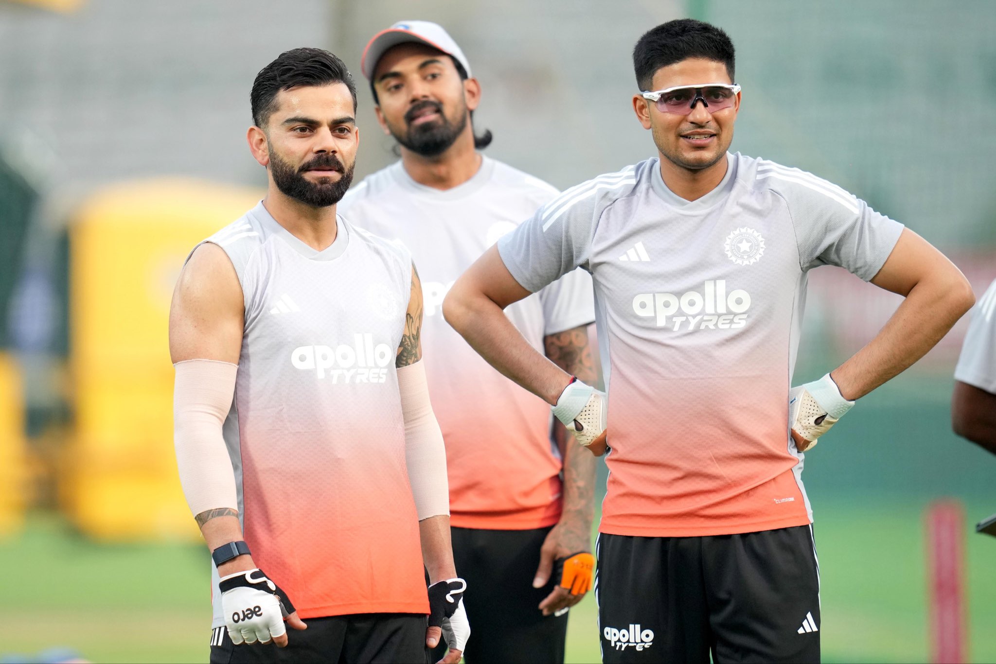 कोटाम्बी स्टेडियम में प्रैक्टिस के दौरान टीम इंडिया के कप्तान शुभमन गिल, विराट कोहली और केएल राहुल।