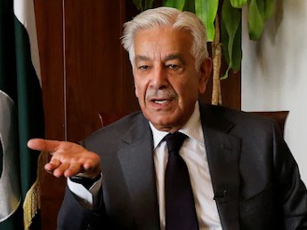 पाकिस्तानी रक्षा मंत्री ख्वाजा आसिफ ने एक इंटरव्यू में नेतन्याहू को सबसे बड़ा दुश्मन बताया। - Dainik Bhaskar