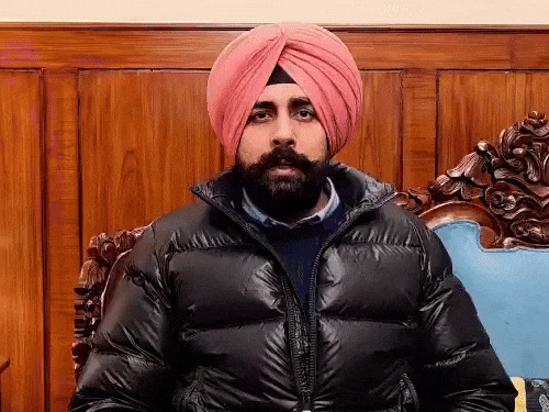 आम आदमी पार्टी से अधिकार क्षेत्र पर सवाल पूछते शिअद प्रवक्ता एडवोकेट अर्शदीप सिंह क्लेर।