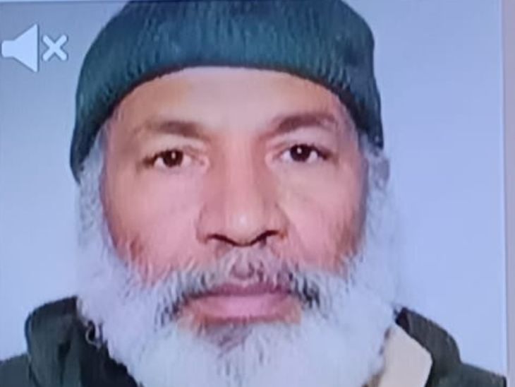 यह कश्मीर के शोपियां का रहने वाला अबु अहद शेख (55) है, जो राम मंदिर परिसर में नमाज पढ़ने घुसा था।