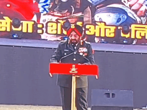 लेफ्टिनेंट जनरल मनजिंदर सिंह ने कार्यक्रम का शुभारंभ किया।