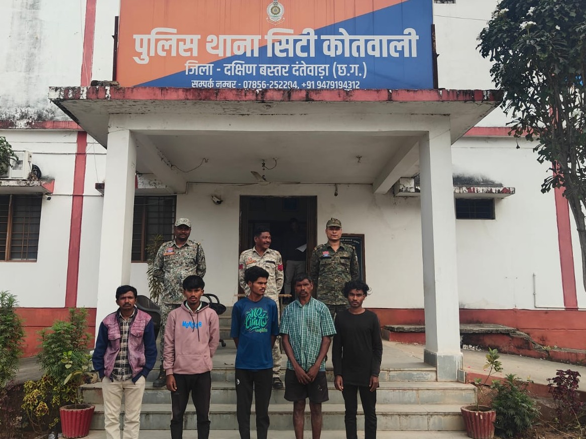 गौ-वंशों की तस्करी करते हुए पुलिस ने 5 तस्करों को गिरफ्तार किया है। - Dainik Bhaskar