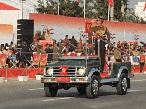 15 જાન્યુઆરીએ આર્મી ડે પર યોજાનારી પરેડની રિહર્સલ રવિવારે જયપુરના મહેલ રોડ (જગતપુરા) પર થઈ.