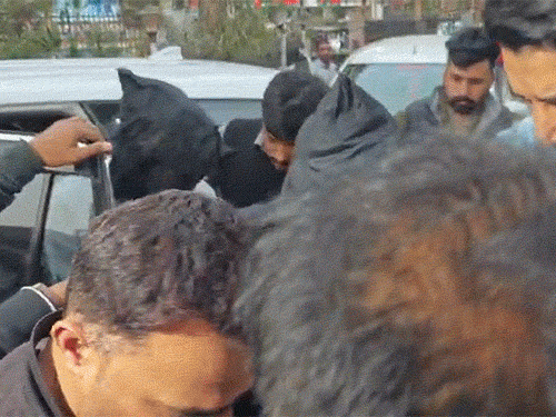 सरपंच की हत्या करने वाले 2 शूटर को रायपुर और पंजाब पुलिस ने अरेस्ट किया।