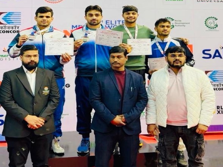 फैडरेशन के सदस्यों के साथ विजेता खिलाड़ी