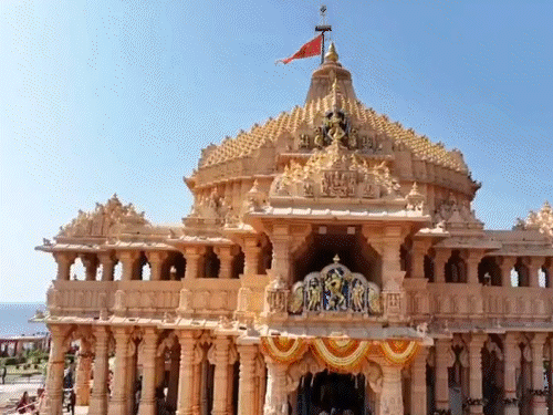 पीएम ने रविवार सुबह सोमनाथ मंदिर में पूजा की और बाद में सद्भावना ग्राउंड में एक जनसभा को संबोधित किया।