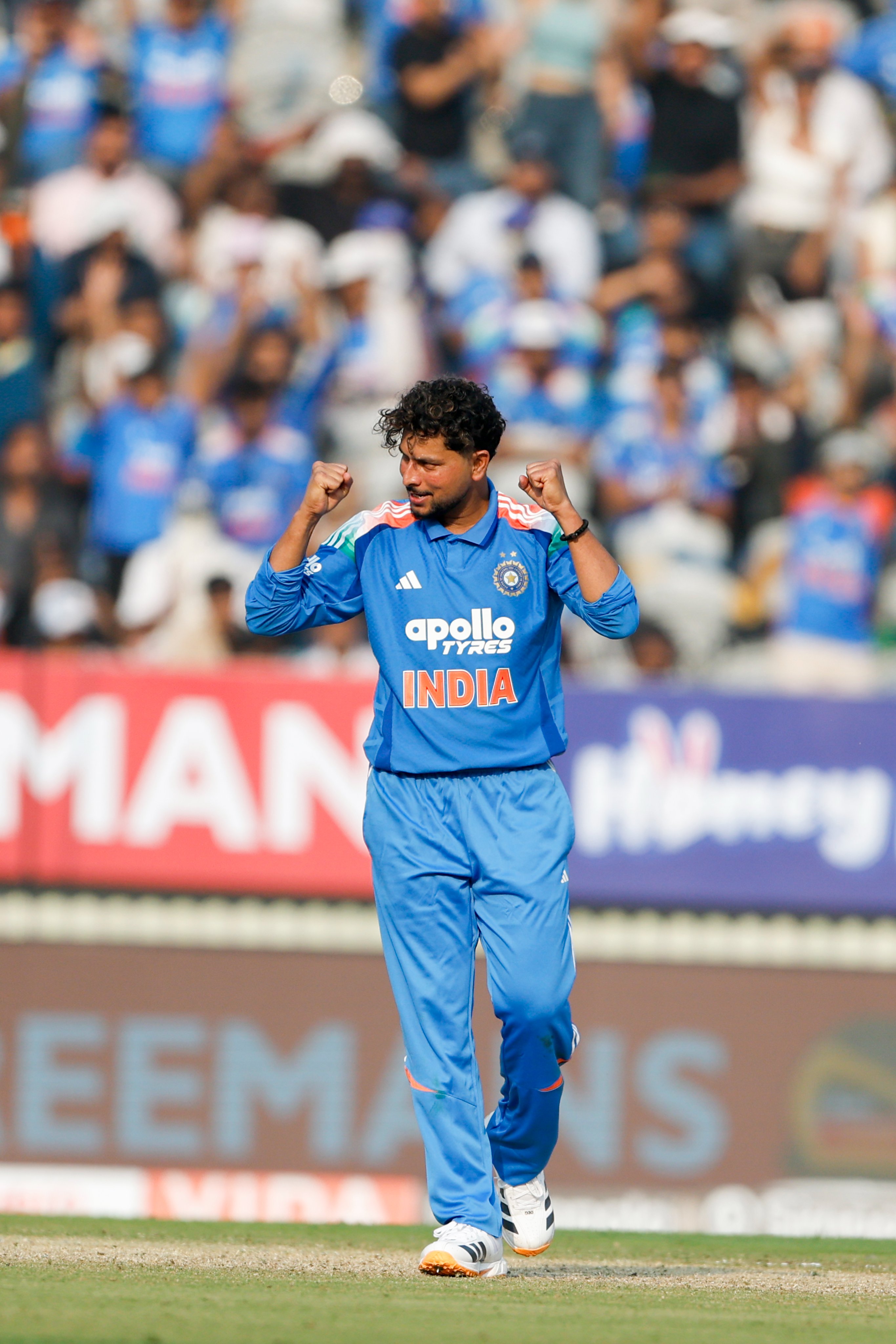 कुलदीप यादव को मैच में पहला विकेट मिला।