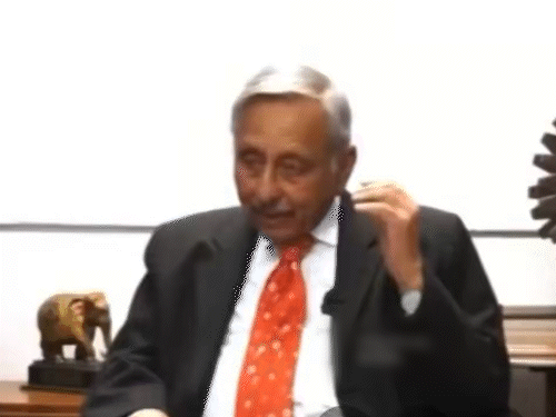 कांग्रेस के वरिष्ठ नेता और पूर्व मंत्री मणिशंकर अय्यर ने एक इंटरव्यू में बयान दिया। जो सोशल मीडिया में वायरल है। - Dainik Bhaskar