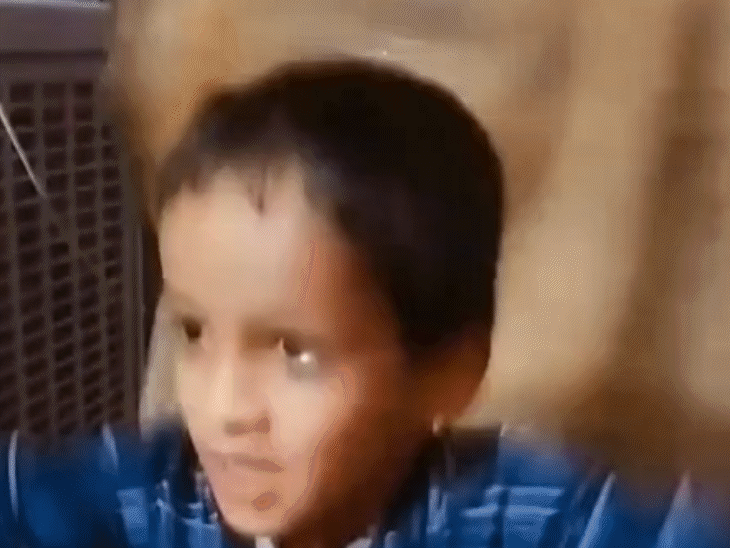 तस्वीर, संजू देवी और बेटे भैरू की है। सोशल मीडिया पर ये वीडियो संजू देवी ने शेयर किया था।