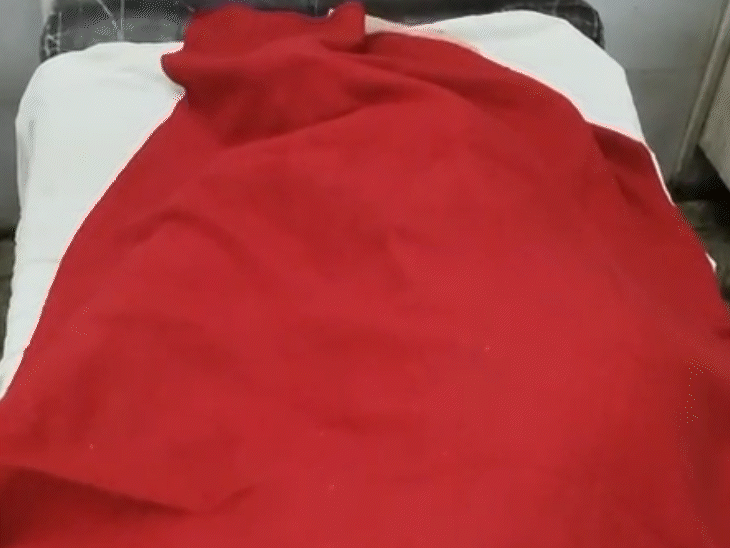 संजू देवी भीलवाड़ा के सरकारी अस्पताल में भर्ती है। उसका यहां इलाज किया जा रहा है।