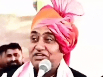 डोटासरा ने पिछले दिनों एक कार्यक्रम के दौरान नाम न लेकर सीकर के डॉ बीएल रणवा पर बयान दिया था।