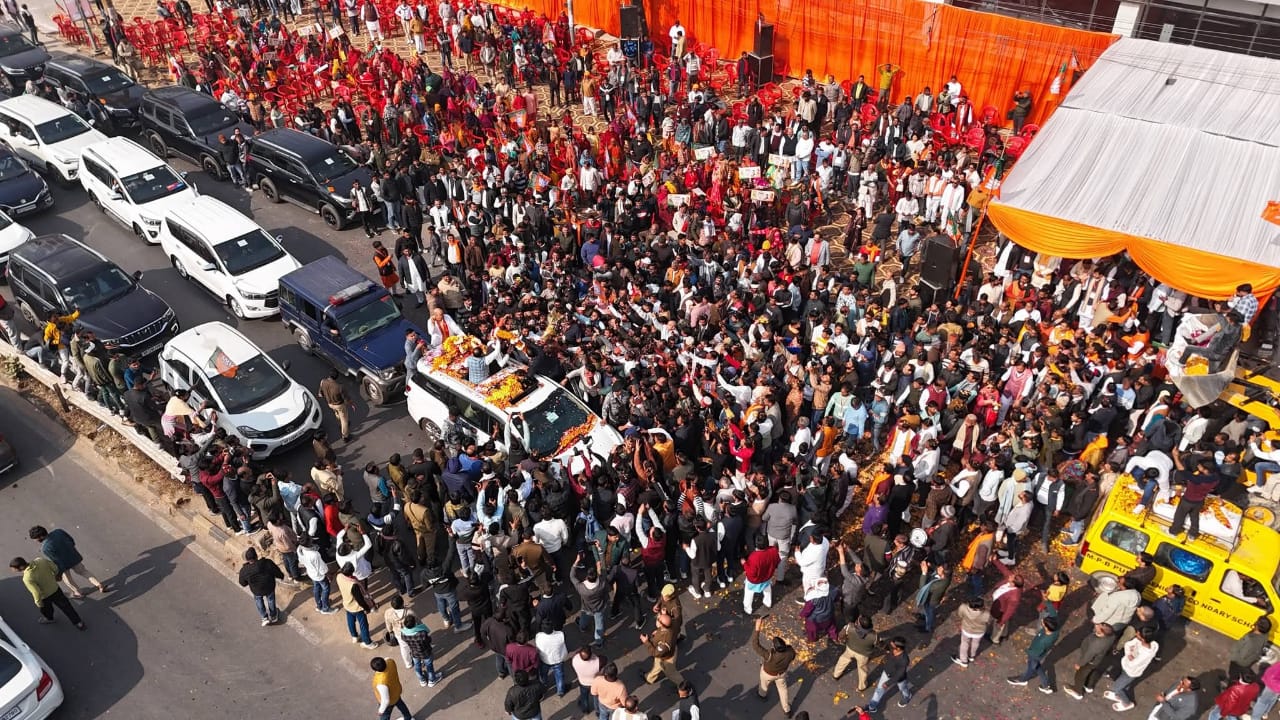 रकाबगंज चौराहे पर रोज लगने वाला जाम इस दिन और विकराल हो गया।