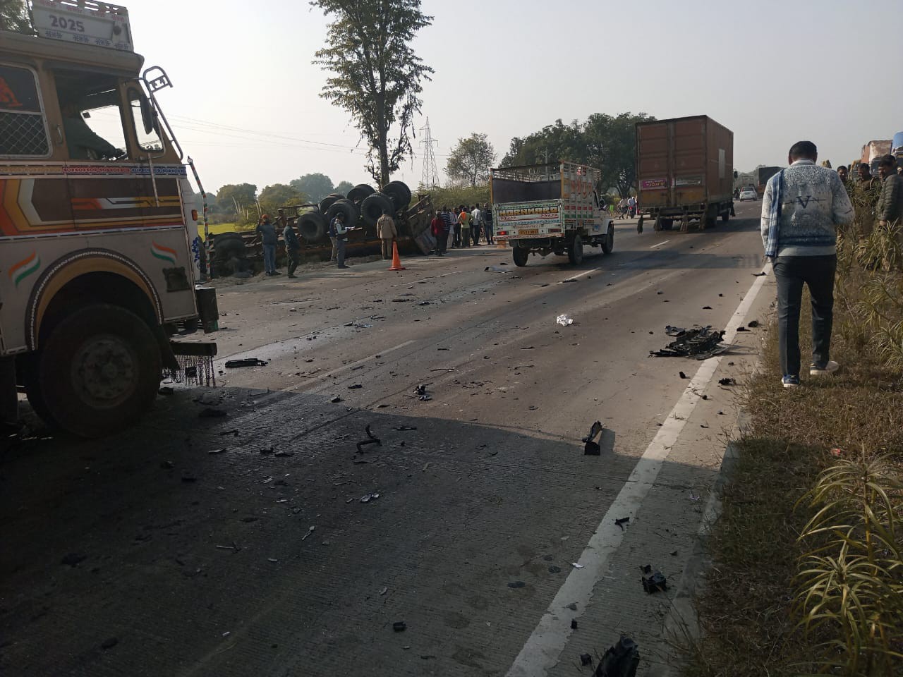 Doctor couple seriously injured in road accident in Fatehpur