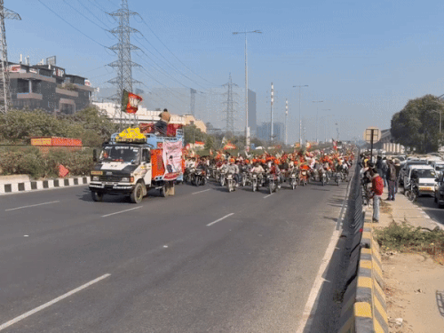 गुरुग्राम में भाजपा वर्करों ने बाइक रैली भी निकली। इस दौरान सर्विस लेन पर भारी जाम लगा रहा।