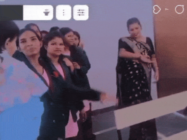 वीडियो सामने आने के बाद पेरेंट्स ने टीचर के खिलाफ कार्रवाई की मांग की है।