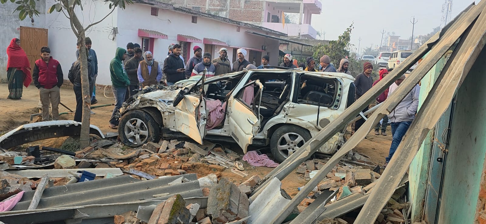 हादसे के बाद हाईवा चालक वाहन लेकर मौके से फरार हो गया।