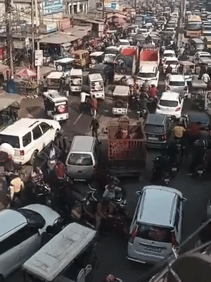 पंकज चौधरी के स्वागत समारोह की वजह से फैजाबाद रोड पर करीब 3 घंटे जाम लगा।