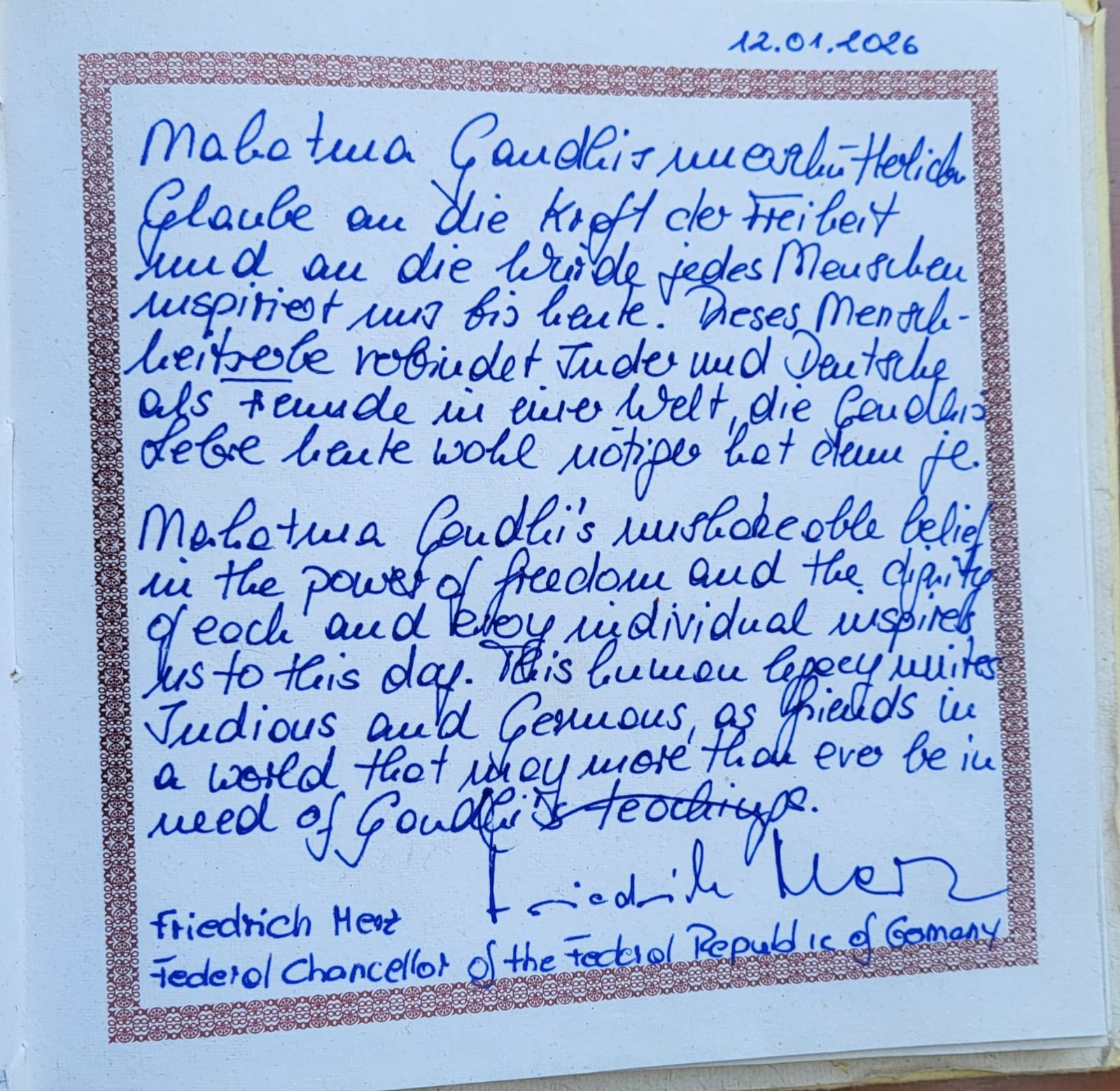 साबरमती आश्रम की गेस्ट बुक में जर्मन चांसलर फ्रेडरिक मर्ज का लिखा नोट।