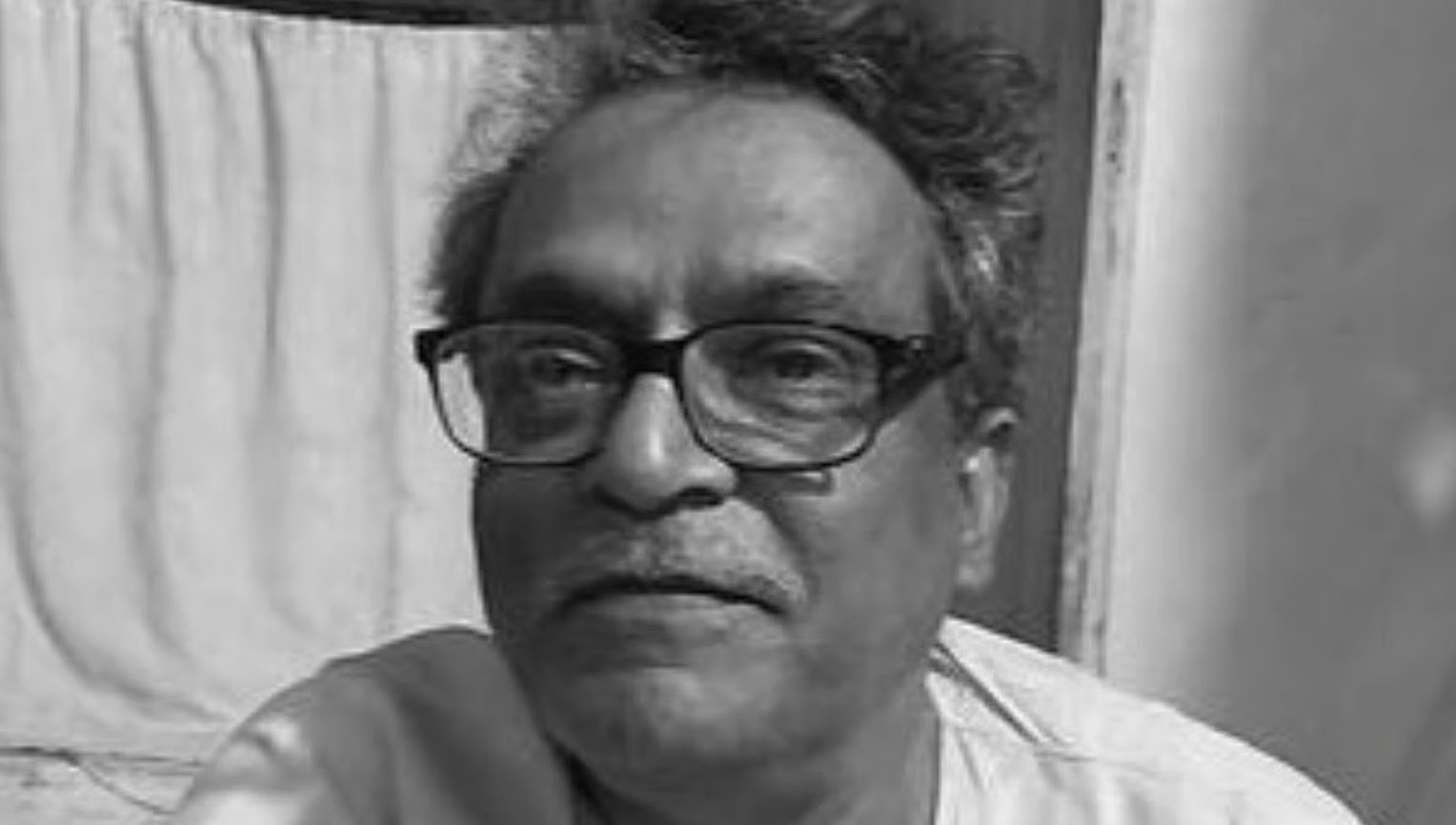 সমীর ভারতের কমিউনিস্ট পার্টির (মার্কসবাদী) নেতা ছিলেন।