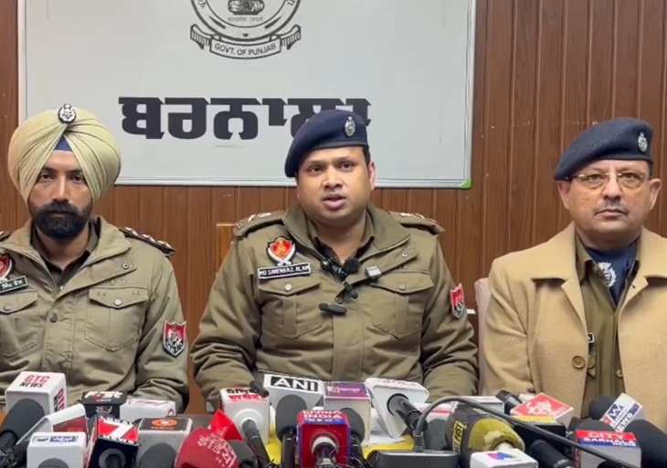 एसएसपी मोहम्मद सरफराज आलम मामले की जानकारी देते हुए।