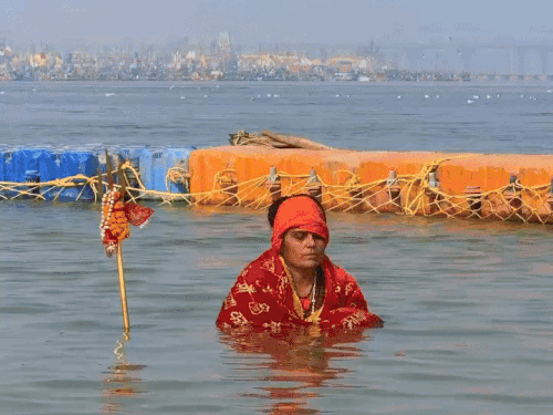 माघ मेले में 11 दिन की जपसाधना माता साध्वी ऋतुनंद गिरी कर रही हैं।