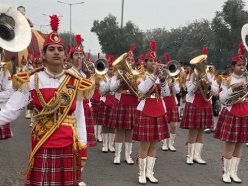 आर्मी डे परेड को लेकर बैंड में शामिल स्टूडेंट्स ने मंगलवार को फुल ड्रेस रिहर्सल की।