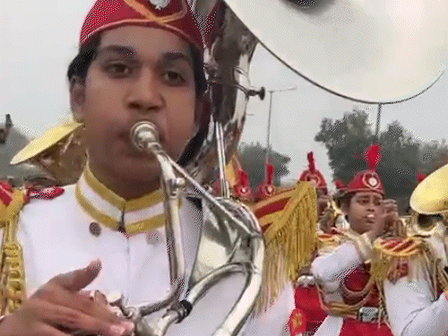 बालिका विद्यापीठ की बैंड में 41 छात्राएं शामिल होंगी। ये 9 तरह के म्यूजिकल इंस्ट्रूमेंट बजाएंगी।