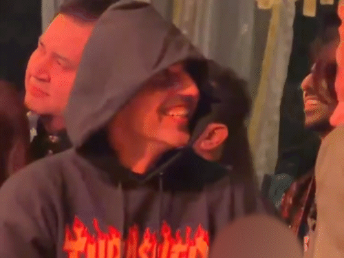 कहा जा रहा है कि सिंगर तलविंदर का फेस पहली बार रिवील हुआ है।