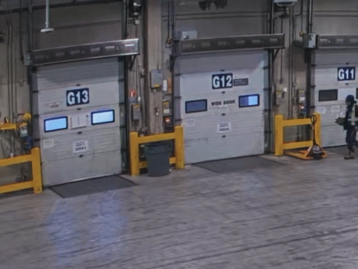 फ्लाइट लैंड होने के नहज साढ़े तीन घंटे में 400 किलो सोने की चोरी को अंजाम दिया जा चुका था।