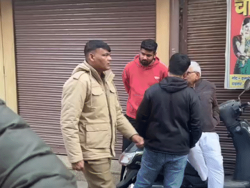 Shops in the vicinity remained shut as police and the forensic team reached Chaudhary Jewellers for investigation.