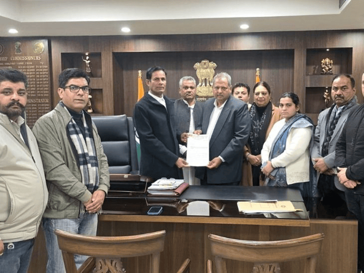 चंडीगढ़ बीजेपी ने चीफ सेक्रेटरी से AAP सह प्रभारी आहलूवालिया की शिकायत की।