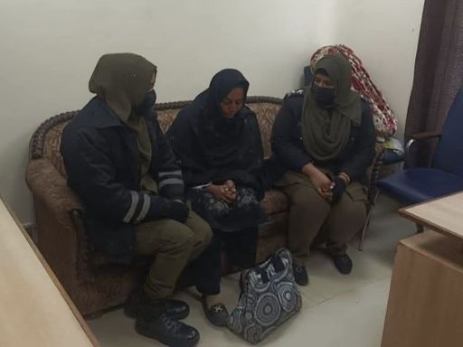 पाकिस्तान पुलिस की कस्टडी में सरबजीत कौर। उसे चार जनवरी को गिरफ्तार किया गया था।