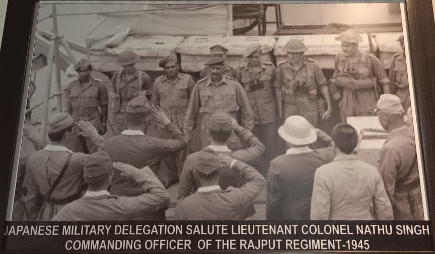 ये फोटो 1945 की है, जब नाथू सिंह 1/7 राजपूत रेजिमेंट की बटालियन को अंडमान में कमांड कर रहे थे।
