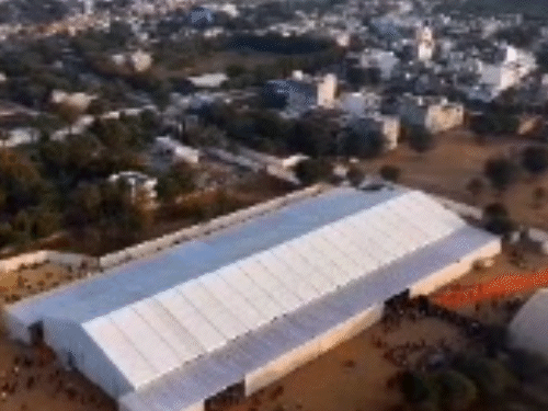 सीकर रोड स्थित नींदड़ आवासीय योजना में 1008 कुण्डीय हनुमान महायज्ञ का आयोजन किया जा रहा है।