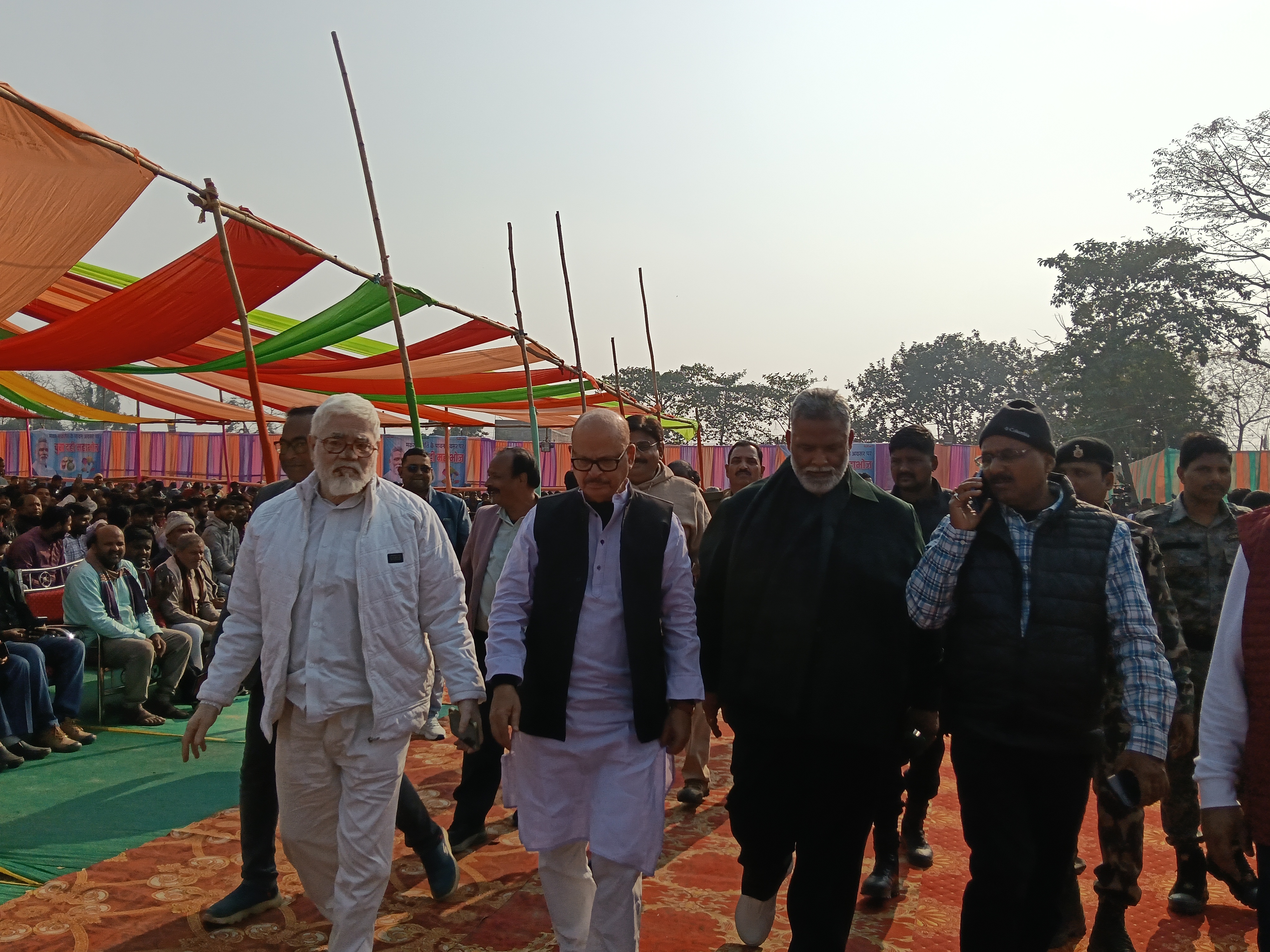 कांग्रेस सांसद तारिक अनवर समेत राजद कांग्रेस के कई बड़े नेता शामिल हुए।
