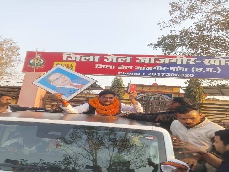 कांग्रेस MLA बालेश्वर साहू को मिली जमानत:  कार्यकर्ताओं ने पटाखे फोड़े, धोखाधड़ी केस में गए थे जेल, बोले-सरकार के दबाव में किसान ने षड्यंत्र रचा – Chhattisgarh News