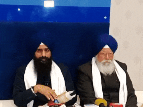 अकाल तख्त के जत्थेदार ज्ञानी कुलदीप सिंह गड़गज और CM भगवंत मान।