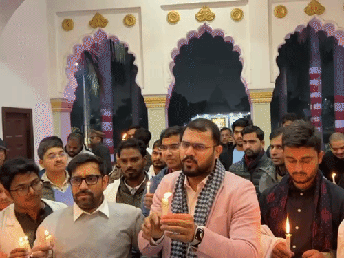 केजीएमयू में धर्मांतरण को लेकर डॉक्टरों और हिंदू संगठनों ने कई बार प्रदर्शन किया है।