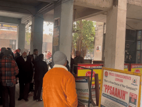 लुधियाना में धमकी मिलने के बाद ज्यूडिशियल बिल्डिंग में सर्च ऑपरेशन चलाया जा रहा है। - Dainik Bhaskar