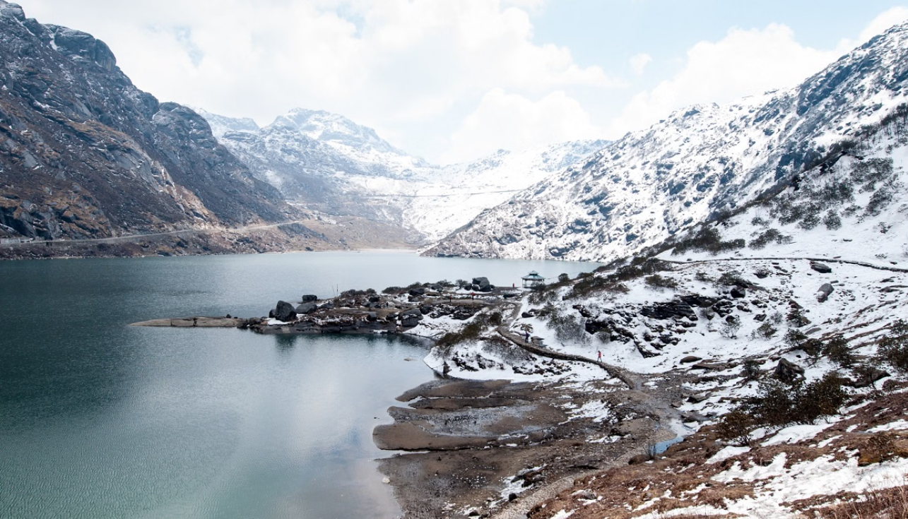 এখন Tsomgo লেকের মতো সীমাবদ্ধ এলাকার জন্য ই-পাস প্রয়োজন হবে।
