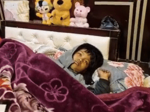 कुत्ते द्वारा काटा गया बच्चा राजदक्ष।