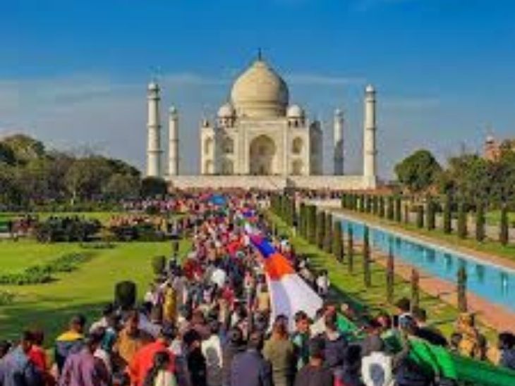 उर्स के आखिरी दिन 1720 मीटर लंबी सतरंगी चादर चढ़ाई जाएगी।