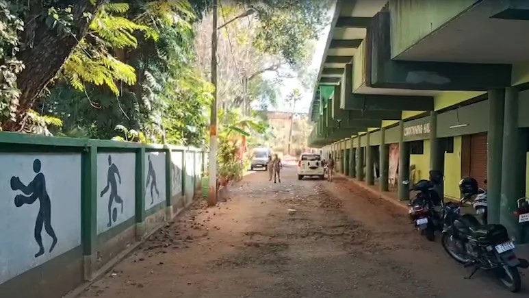 दोनों छात्राएं स्पोर्ट्स कोचिंग ले रहीं थी और हॉस्टल में ही रह रही थीं।